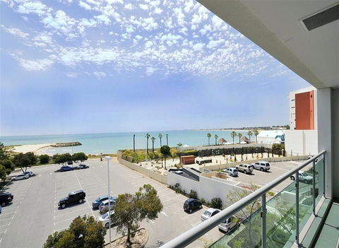 Nautica Residences Mandurah - Accommodation Cooktown 3