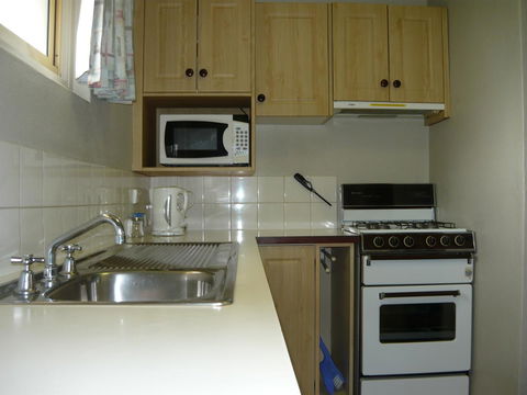 Albany Apartments - Accommodation Cooktown 1