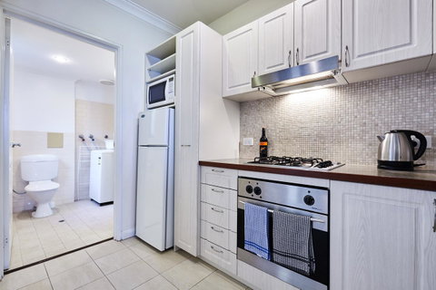 Fremantle Townhouse U/5 - Accommodation Cooktown 0