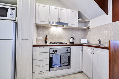 Fremantle Townhouse U/5 - Accommodation Cooktown 1