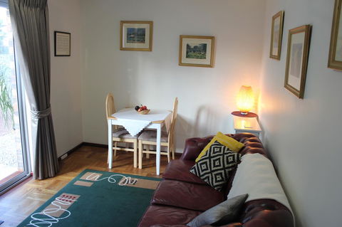 Jacaranda Hideaway Bed & Breakfast - Accommodation Cooktown 3