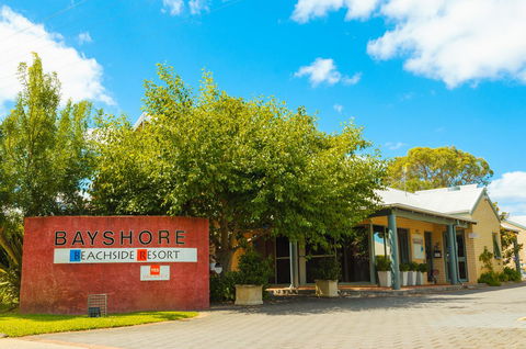 Bayshore Beachside Resort - Accommodation Cooktown 0