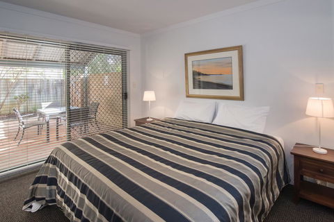 Bayshore Beachside Resort - Accommodation Cooktown 3