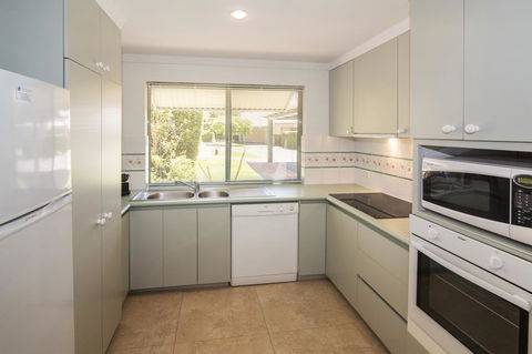 Bayshore Beachside Resort - Accommodation Cooktown 12