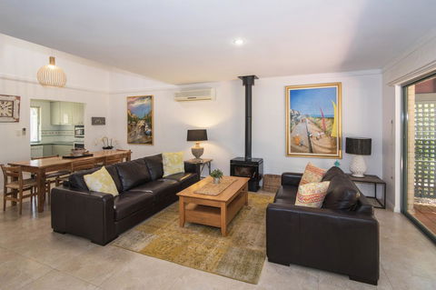 Bayshore Beachside Resort - Accommodation Cooktown 10