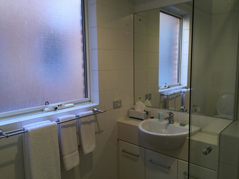West End District Apartments - Accommodation Cooktown 6