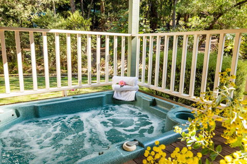 Riverglen Chalets - Accommodation Cooktown 2
