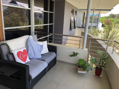 Adele's Luxury South Beach Apartment With King Bed - Accommodation Cooktown 19