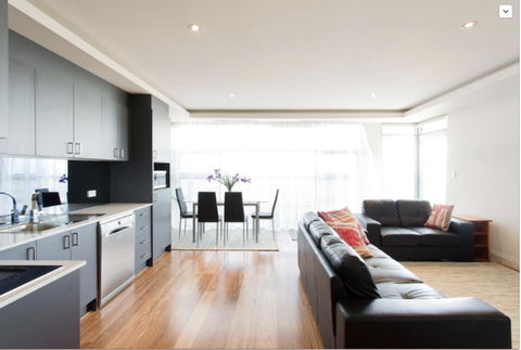 Adele's Luxury South Beach Apartment With King Bed - Accommodation Cooktown 1