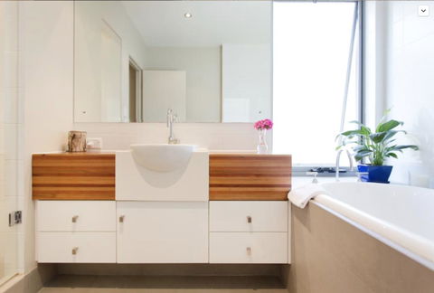 Adele's Luxury South Beach Apartment With King Bed - Accommodation Cooktown 15