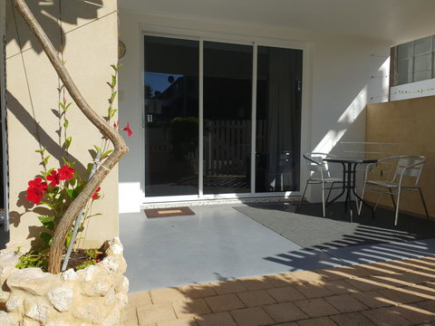 Stirling Apartments - Studio 1 - Accommodation Cooktown 7