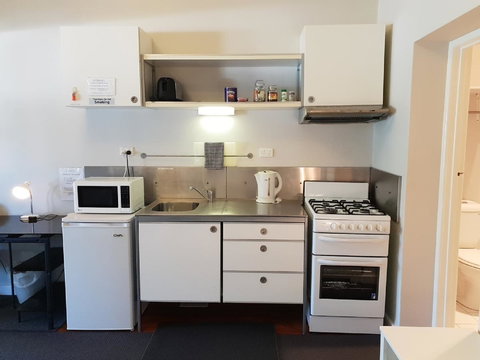 Stirling Apartments - Studio 1 - Accommodation Cooktown 1