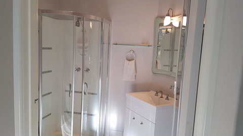 Stirling Apartments - Studio 1 - Accommodation Cooktown 3