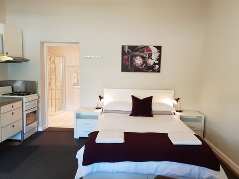 Stirling Apartments - Studio 1 - Accommodation Cooktown 8