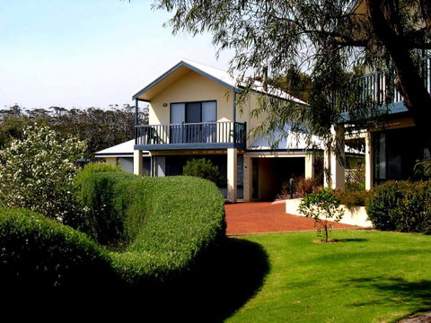 Bayside Villas - Accommodation Cooktown 35