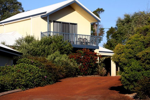 Bayside Villas - Accommodation Cooktown 24