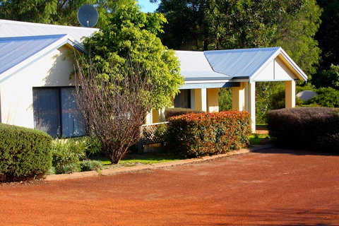 Bayside Villas - Accommodation Cooktown 0