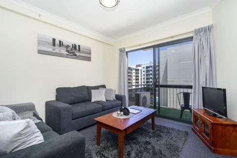 Oversized Eastend Sleeps 6 Free PARKING+POOL WIFI - Accommodation Cooktown 6