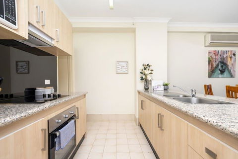 Oversized Eastend Sleeps 6 Free PARKING+POOL WIFI - Accommodation Cooktown 35