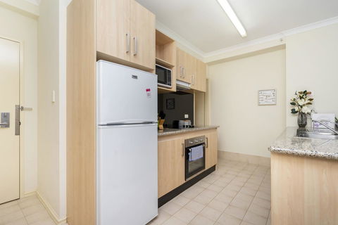 Oversized Eastend Sleeps 6 Free PARKING+POOL WIFI - Accommodation Cooktown 17