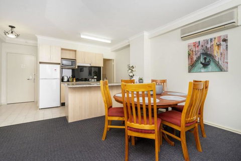 Oversized Eastend Sleeps 6 Free PARKING+POOL WIFI - Accommodation Cooktown 27