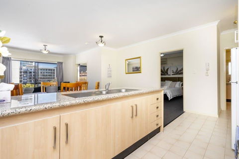 Oversized Eastend Sleeps 6 Free PARKING+POOL WIFI - Accommodation Cooktown 39