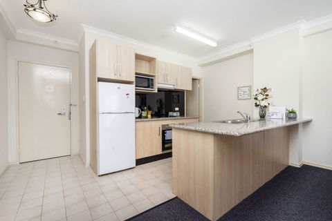 Oversized Eastend Sleeps 6 Free PARKING+POOL WIFI - Accommodation Cooktown 10