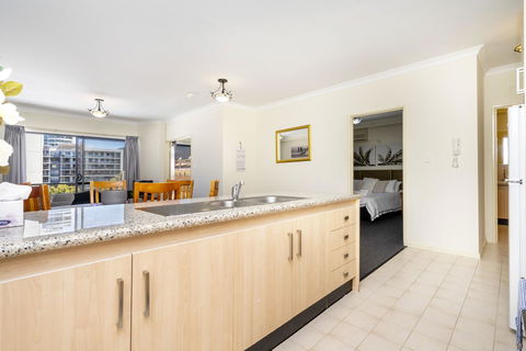 Oversized Eastend Sleeps 6 Free PARKING+POOL WIFI - Accommodation Cooktown 4