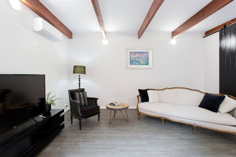 Stay Fresh - Fremantle CBD - Accommodation Cooktown 0