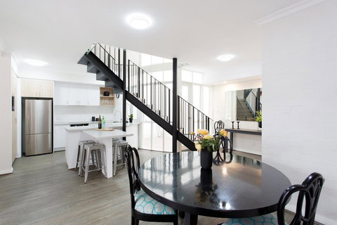 Stay Fresh - Fremantle CBD - Accommodation Cooktown 4