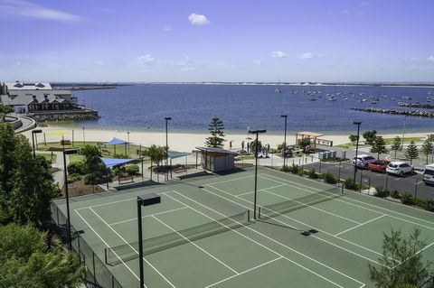 Luxury Suite Bunbury - Accommodation Cooktown 1