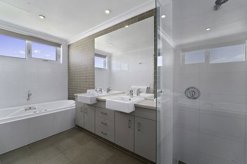 Luxury Suite Bunbury - Accommodation Cooktown 11