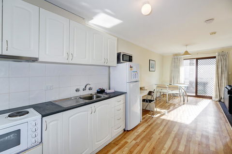West Beach Lagoon 208 â€“ Great Value! - Accommodation Cooktown 12