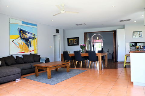 Fremantle Heritage Home For You To Enjoy! - Accommodation Cooktown 12