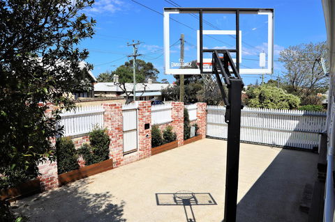 Fremantle Heritage Home For You To Enjoy! - Accommodation Cooktown 8