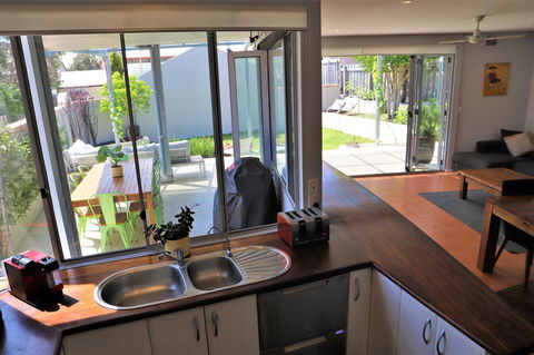 Fremantle Heritage Home For You To Enjoy! - Accommodation Cooktown 7