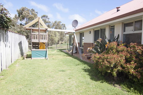 Stableford Cottage Holiday Home Dunsborough - Accommodation Cooktown 5
