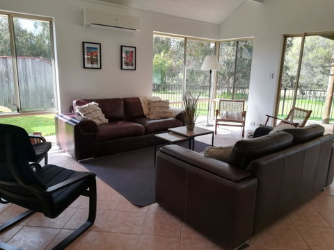 Stableford Cottage Holiday Home Dunsborough - Accommodation Cooktown 25