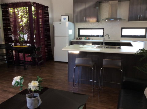 Como Retreat - Two Bedroom Villa - Accommodation Cooktown 5