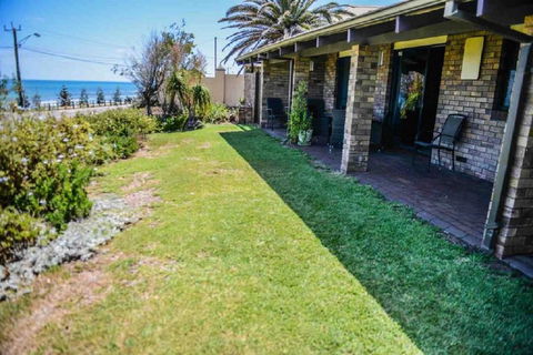 Geraldton Holliday Villas - Accommodation Cooktown 1