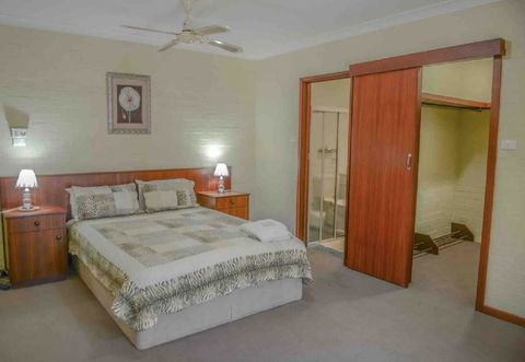 Geraldton Holliday Villas - Accommodation Cooktown 4