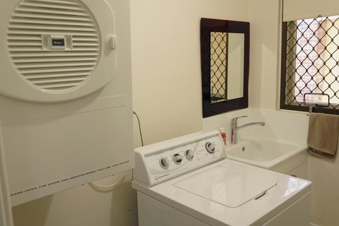 Suffolk House - Accommodation Cooktown 16