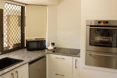 Suffolk House - Accommodation Cooktown 10