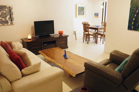 Suffolk House - Accommodation Cooktown 7