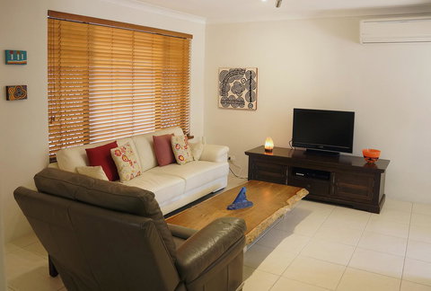 Suffolk House - Accommodation Cooktown 6