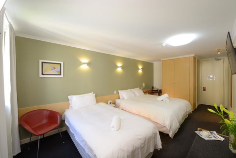 Sullivans Hotel - Accommodation Cooktown 11