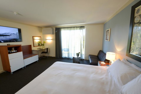 Sullivans Hotel - Accommodation Cooktown 1