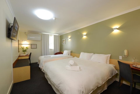 Sullivans Hotel - Accommodation Cooktown 12