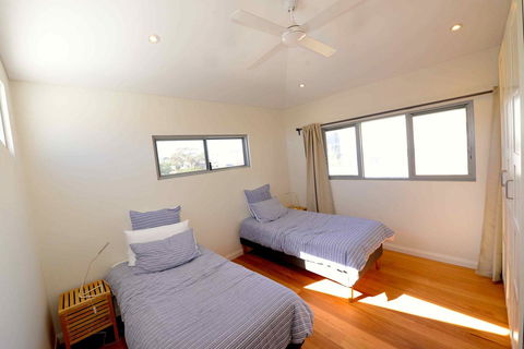 Sunny Blinco Street House - Accommodation Cooktown 10