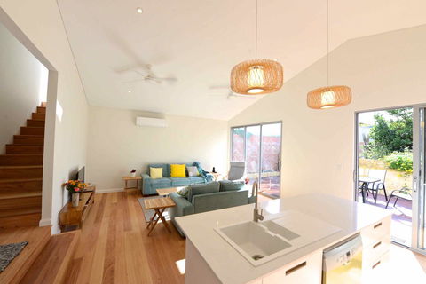 Sunny Blinco Street House - Accommodation Cooktown 4